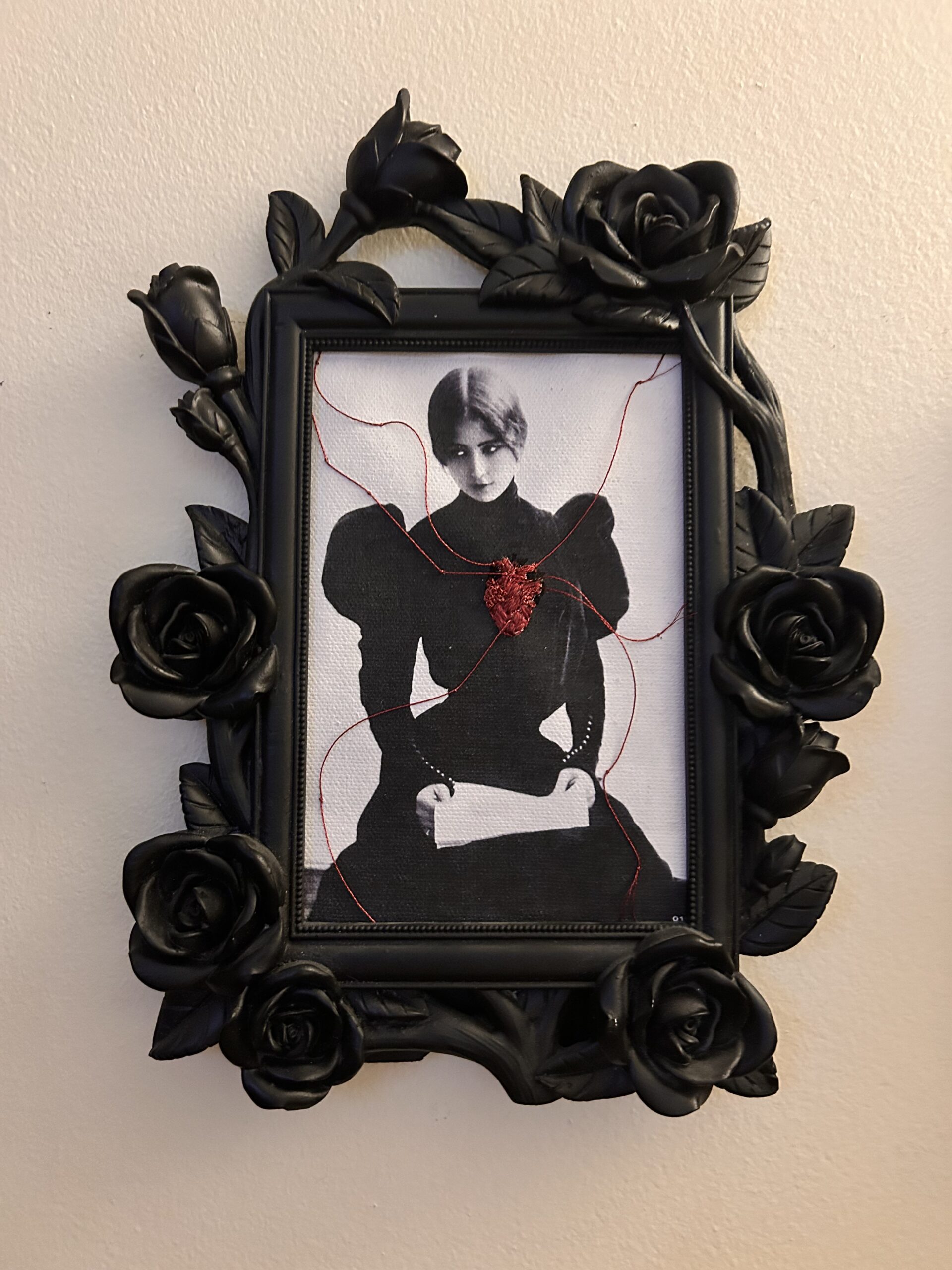 Anatomical Heart — Gothic Hand-Embroidered Portrait