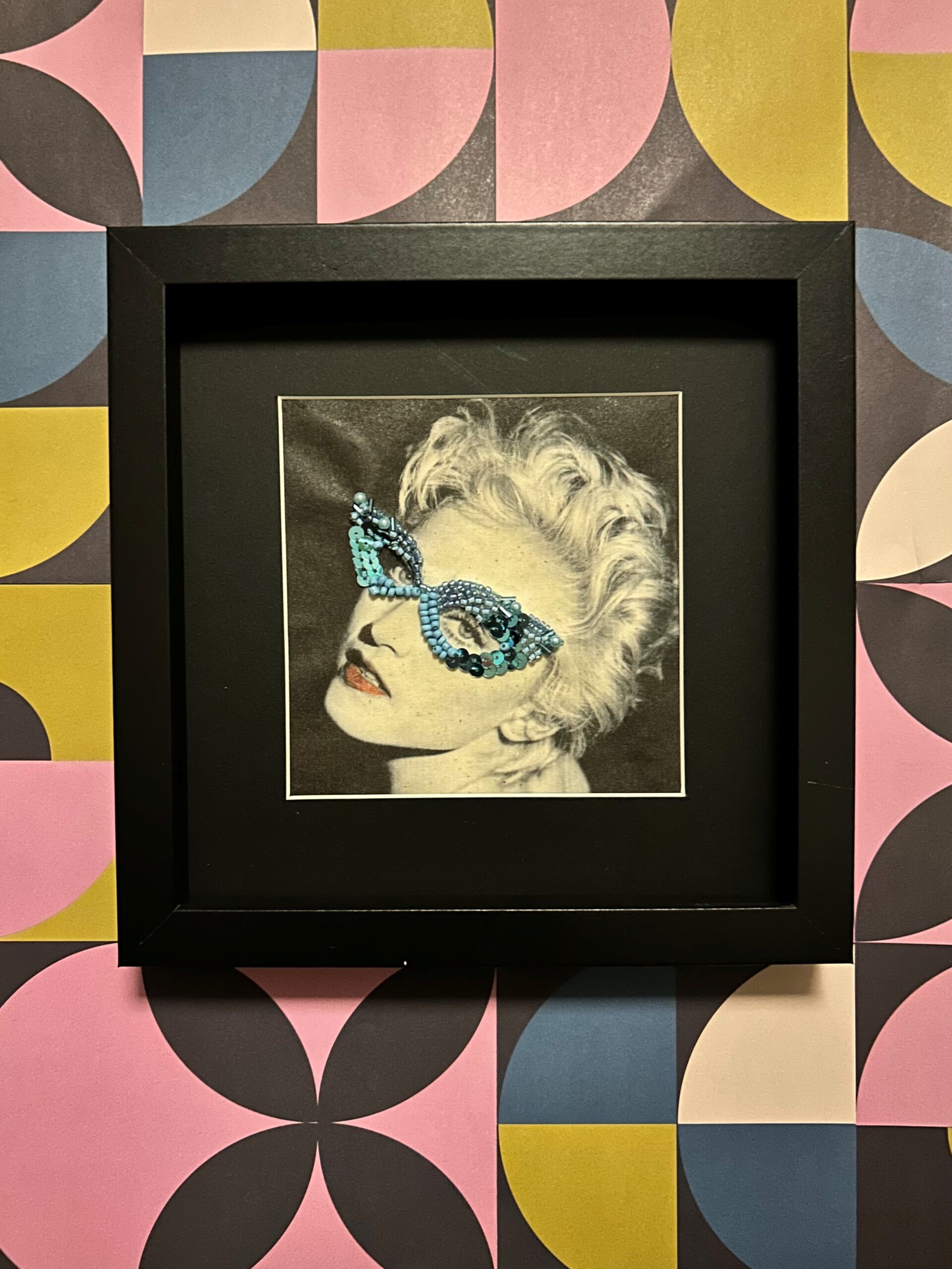 Madonna in Blue — Hand-Beaded Portrait - Image 2